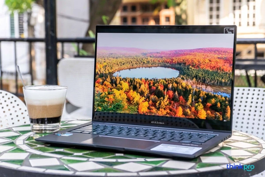 Về RAM và SSD, dung lượng lần lượt 16GB và 512GB cơ bản đã là khá đủ cho nhu cầu sử dụng phổ thông