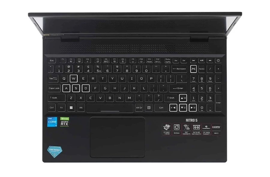 Bàn phím của Acer Nitro 5 Tiger được thiết kế với hành trình phím tốt và phản hồi xúc giác tuyệt vời