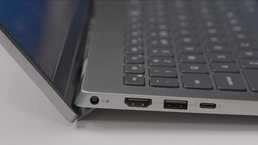 Dell Vostro 5630 được trang bị đầy đủ hệ thống cổng kết nối thông dụng hiện nay