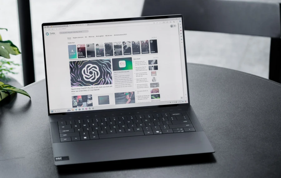 Màn hình 14.5 inch 3.2K OLED của Dell XPS 14 9440 với độ phân giải cao và màu sắc sống động.
