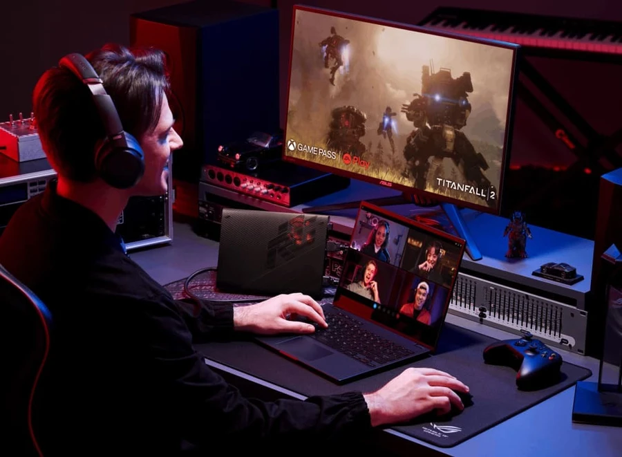 So với thế hệ tiền nhiệm là AMD Ryzen 7 5800HS, AMD Ryzen 7 6800HS có thể được xem là một phiên bản tăng xung và có tiến trình mới hơn.