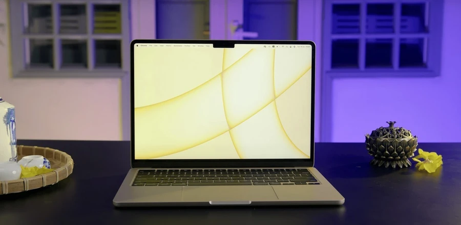 Macbook Air M2 trang bị tấm nền Liquid Retina với độ sáng lên tới 500 nits