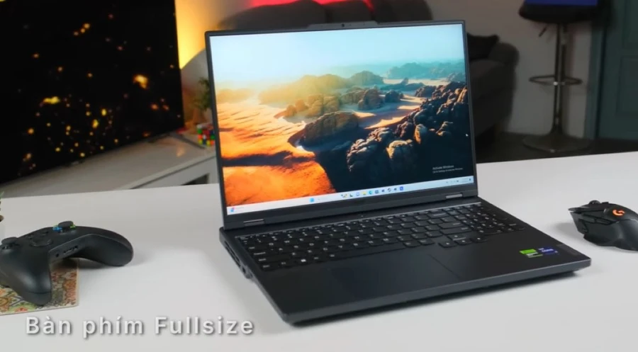 Bàn phím Lenovo Legion 5 với phím WASD nổi bật, phím lõm, Enter và Spacebar nhạy.