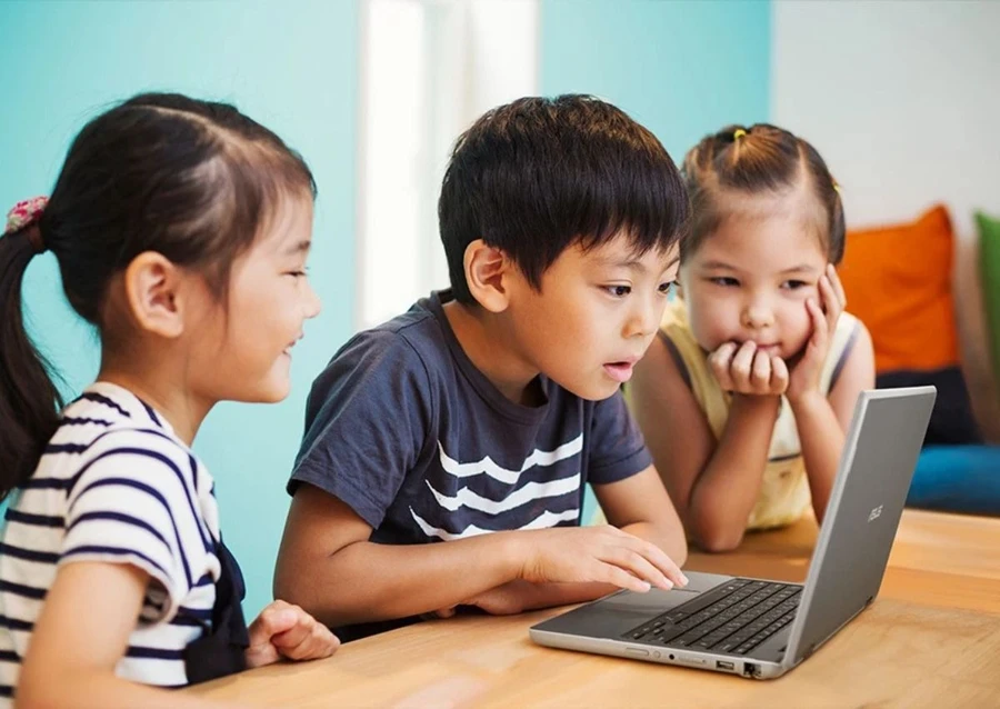 Phụ huynh cần chú ý nhiều tiêu chuẩn để lựa chọn laptop