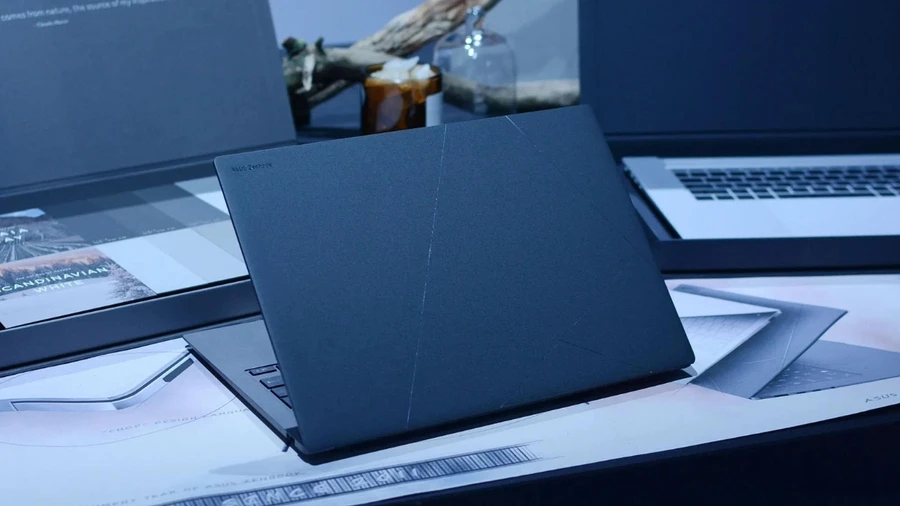 Zenbook S14 có thiết kế sang trọng và tinh tế đặc trưng của dòng Zenbook