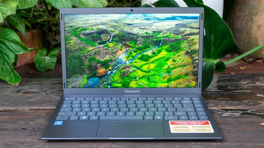Màn hình của Masstel E140