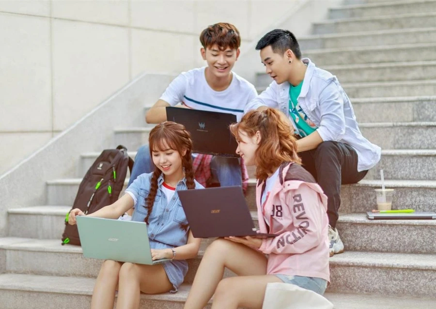 Laptop mang đến sự thuận tiện cho học sinh, sinh viên trong quá trình học tập