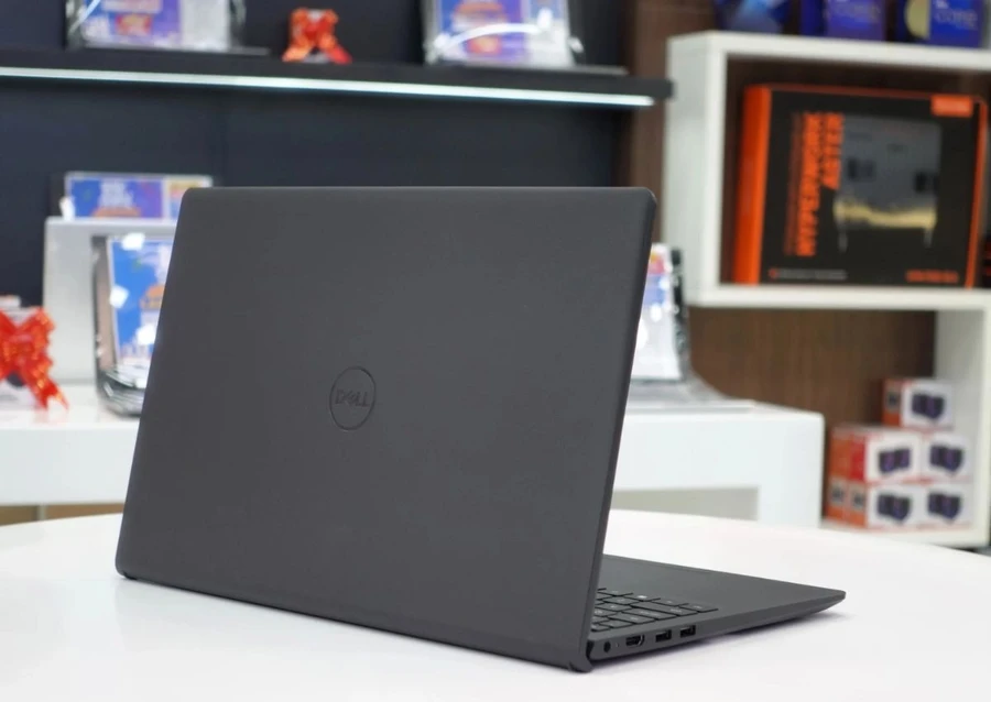 Dell Vostro 3520