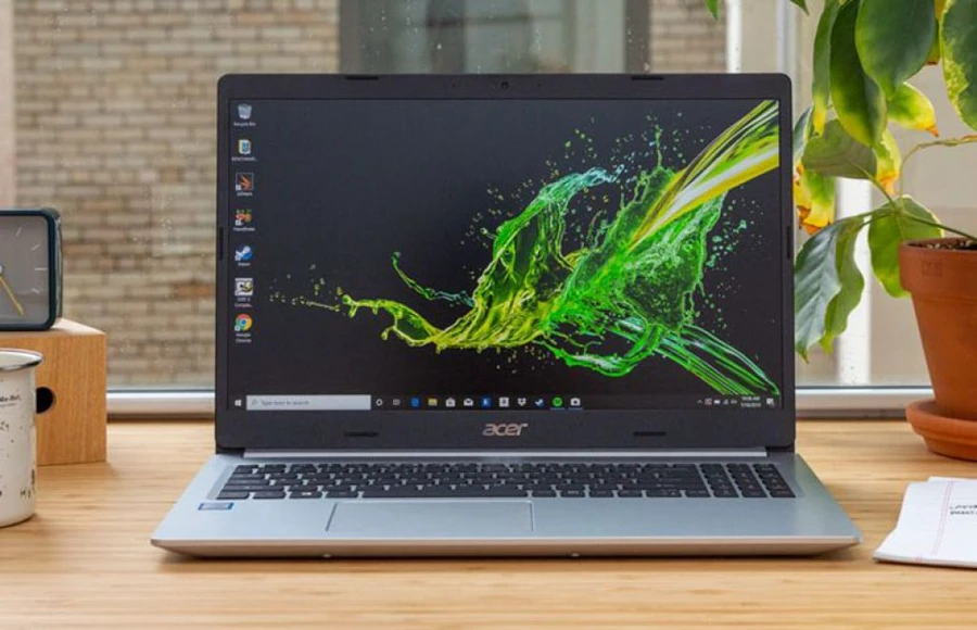 Laptop Acer Aspire 5 với chip Intel Core i5 thế hệ 11, card đồ họa Intel Iris XE, bàn phím tiêu chuẩn.