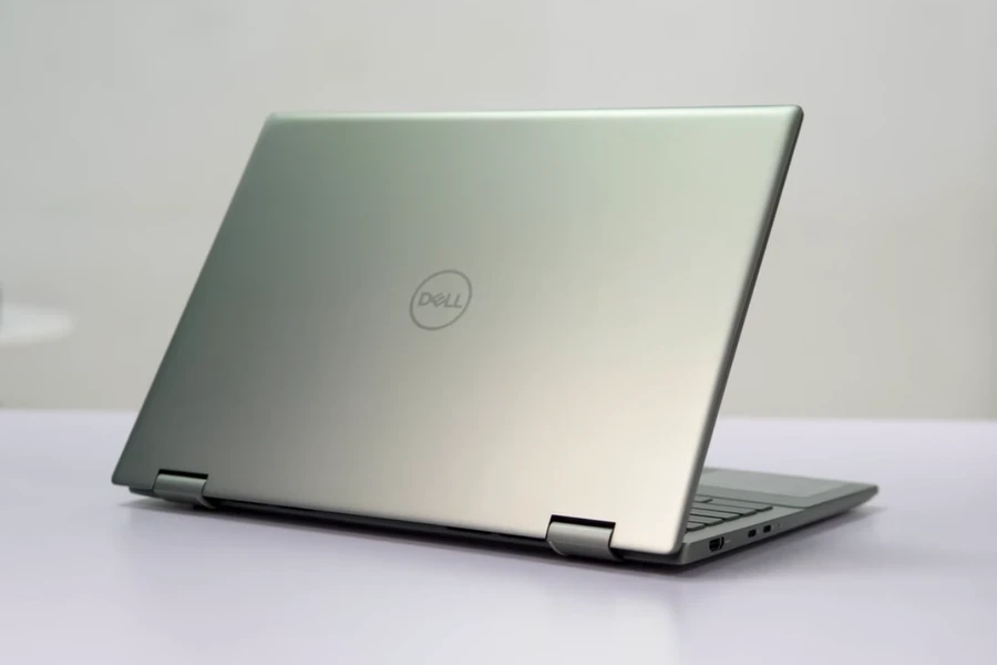 Dell Inspiron 14 7425 2 in 1 được trang bị viên pin 54Whr