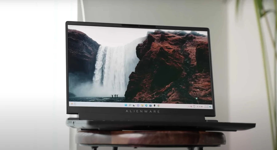 Alienware M15 R7 2022 có màn hình 15 inch cùng độ phân giải QHD