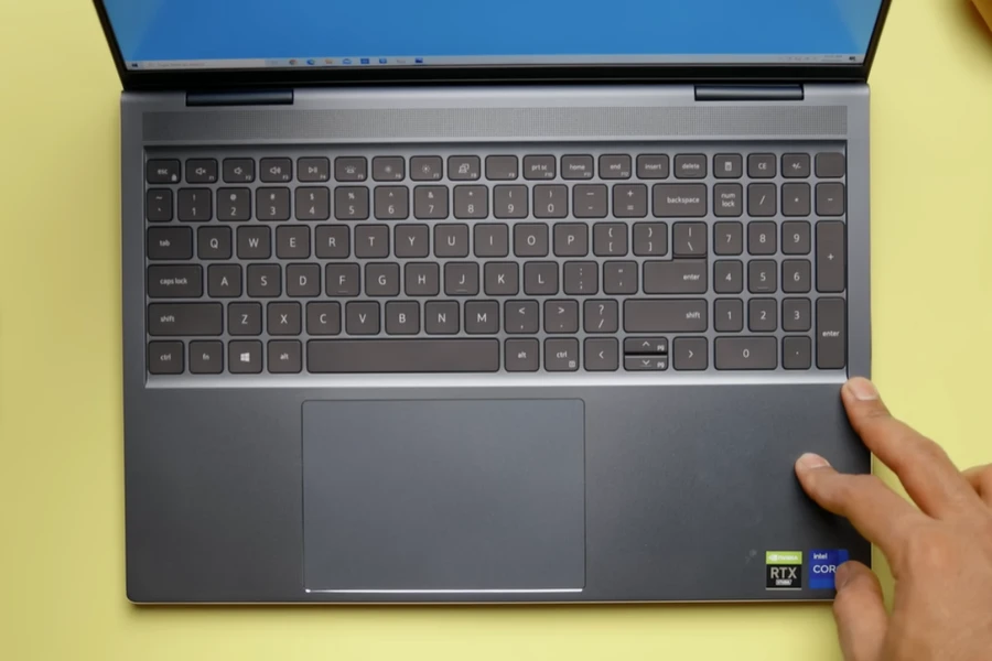Bàn phím và touchpad - Dell Inspiron 16 Plus Laptop (7610)