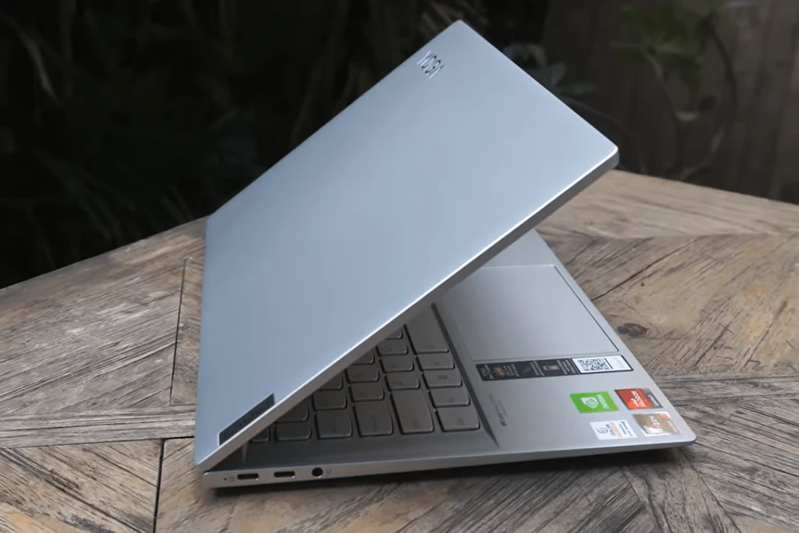 Lenovo Slim 7 Carbon