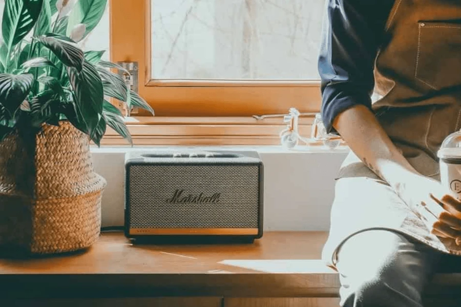 Marshall Acton sử dụng chất liệu nhựa dẻo cao cấp kết hợp lớp lưới tinh tế