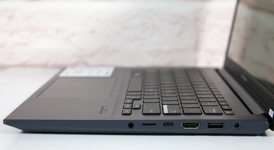 vivo-14-oled-phu-hop-voi-ai-thinkpro-07