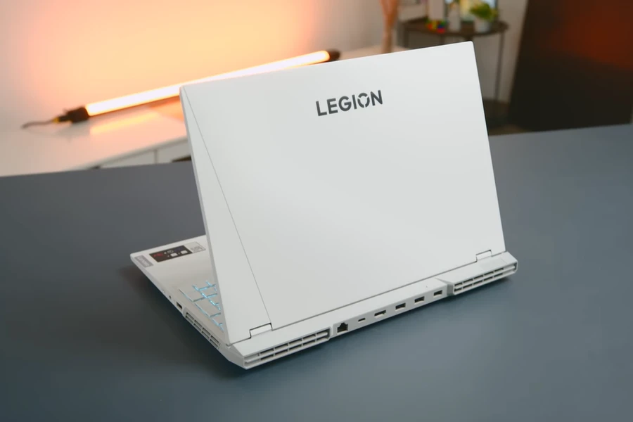 Mặt A - Lenovo Legion 5 Pro 2022