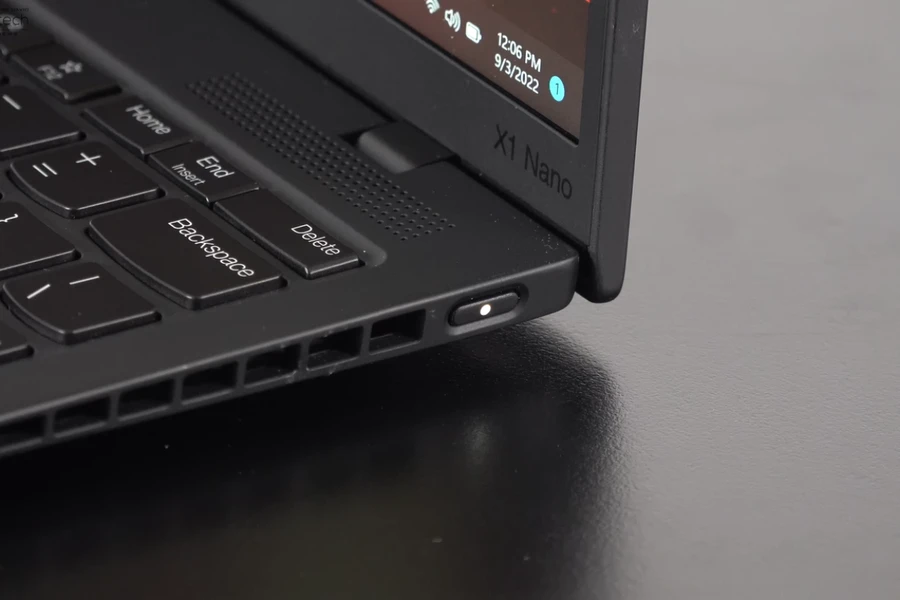 Cổng chuyển bên phải Lenovo ThinkPad X1 Nano Gen 2