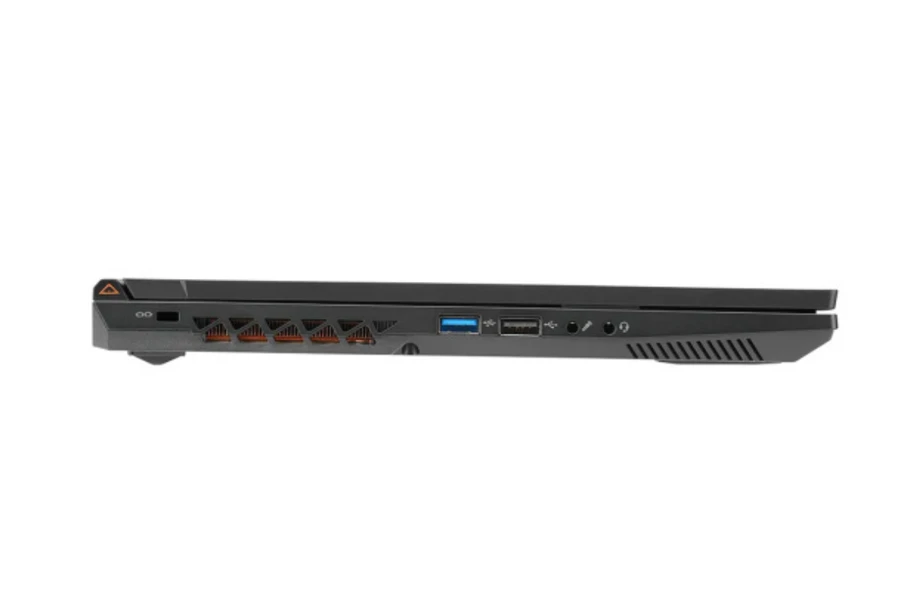 Cạnh trái của GIGABYTE G5 2022