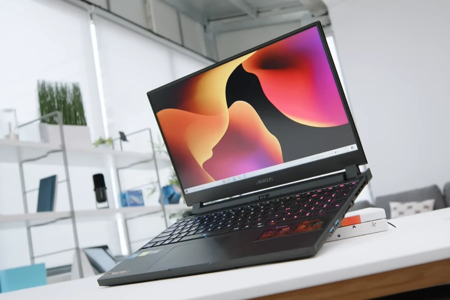 gigabyte-aorus-15p-gaming-laptop-thinkpro-1