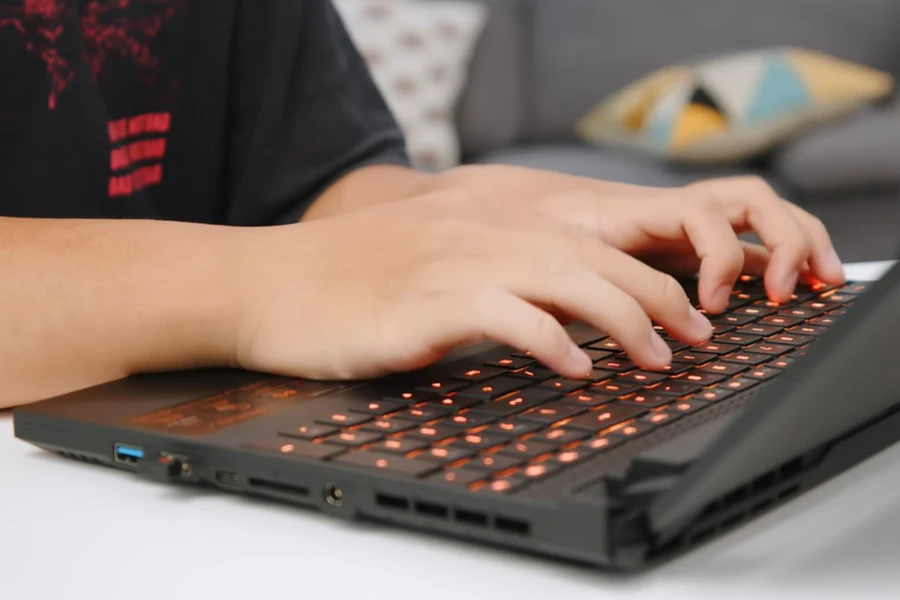 gigabyte-aorus-15p-gaming-laptop-thinkpro-6