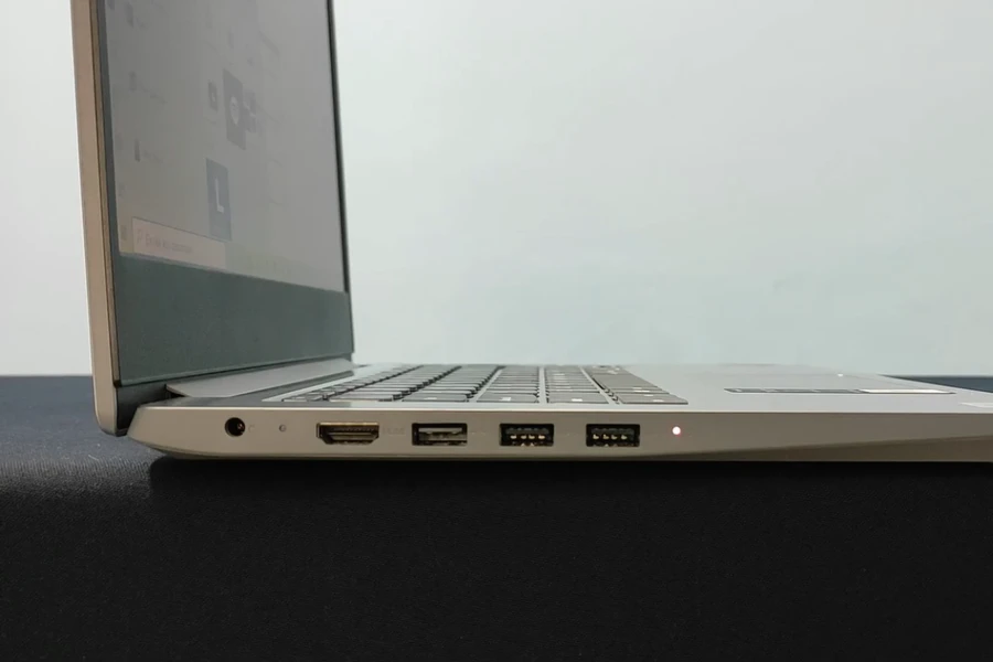 Cổng kết nối - Lenovo IdeaPad 3 14 (Intel Gen 11) 