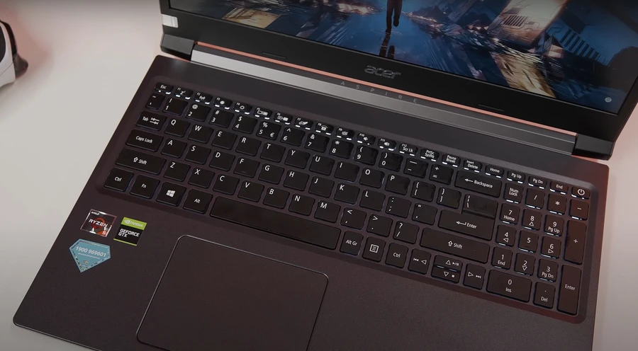 Acer Aspire 7 Gaming AMD sở hữu phần bàn phím chỉn chu