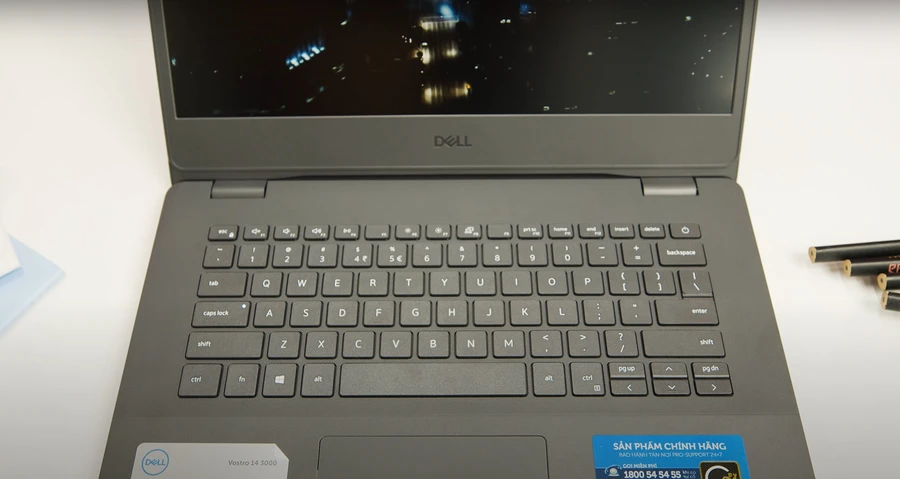 Trải nghiệm về bàn phím lẫn touchpad trên Dell Vostro 14 3400 đều không thể chê