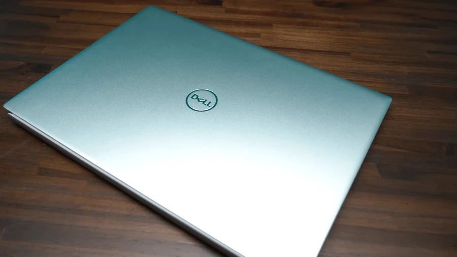 Chất lượng hoàn thiện Dell Inspiron 16 5625
