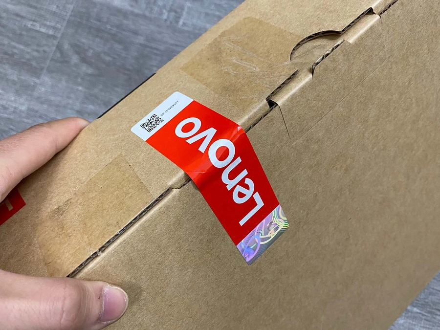 Hộp laptop còn nguyên seal
