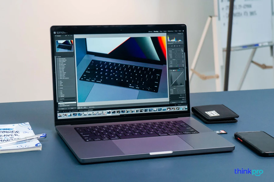 MacBook Pro 16 2021 với màn hình tai thỏ và công nghệ mini-LED