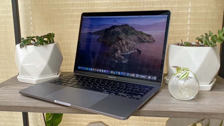 MacBook Pro 13 inch 2020 với cấu hình mạnh mẽ, bộ xử lý Intel Core i7, 32GB RAM và SSD 4TB