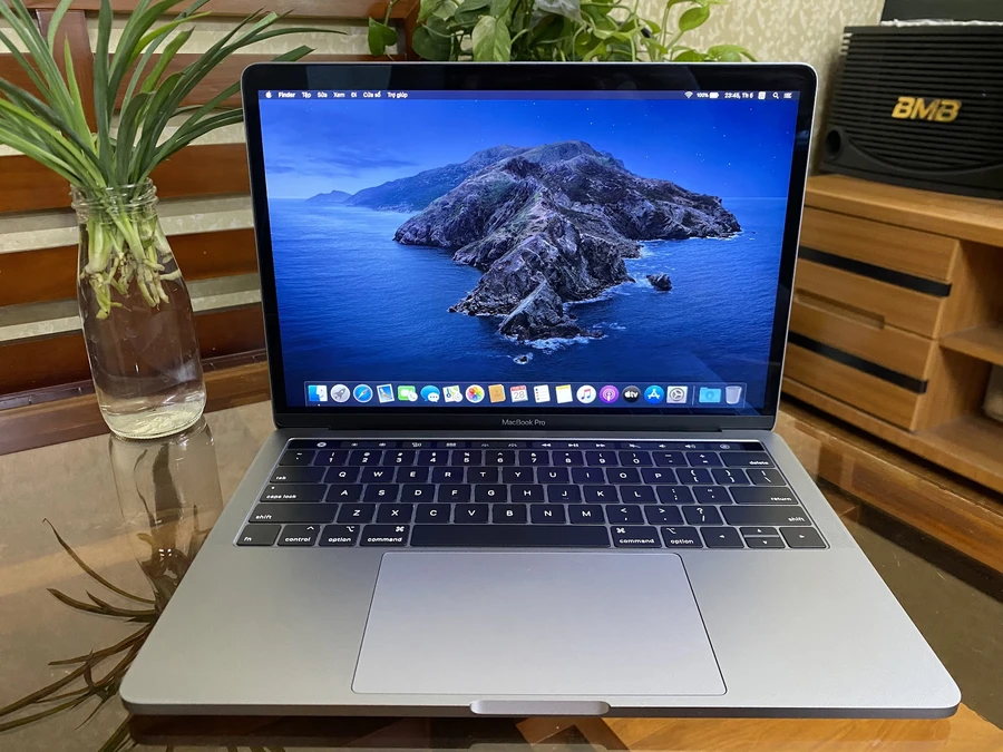 MacBook Pro 13 inch 2020 với chip Intel thế hệ 10