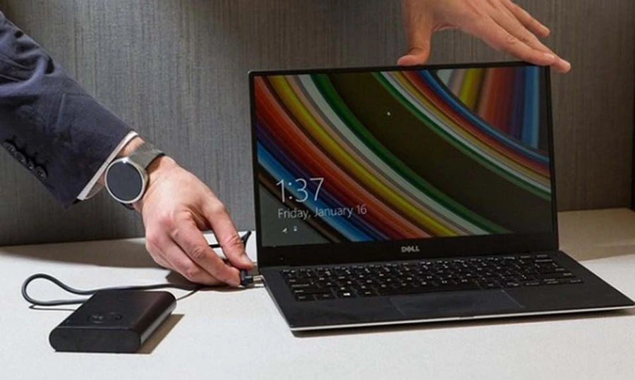 Kiểm tra tem bảo hành laptop cũ còn nguyên vẹn