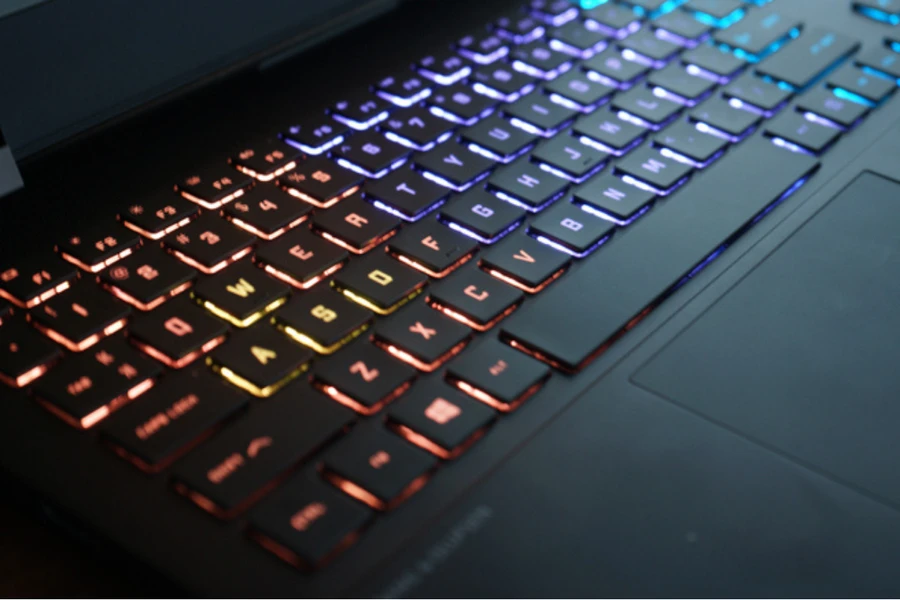 danh-gia-hp-omen-15-2020-amd-thinkpro-3