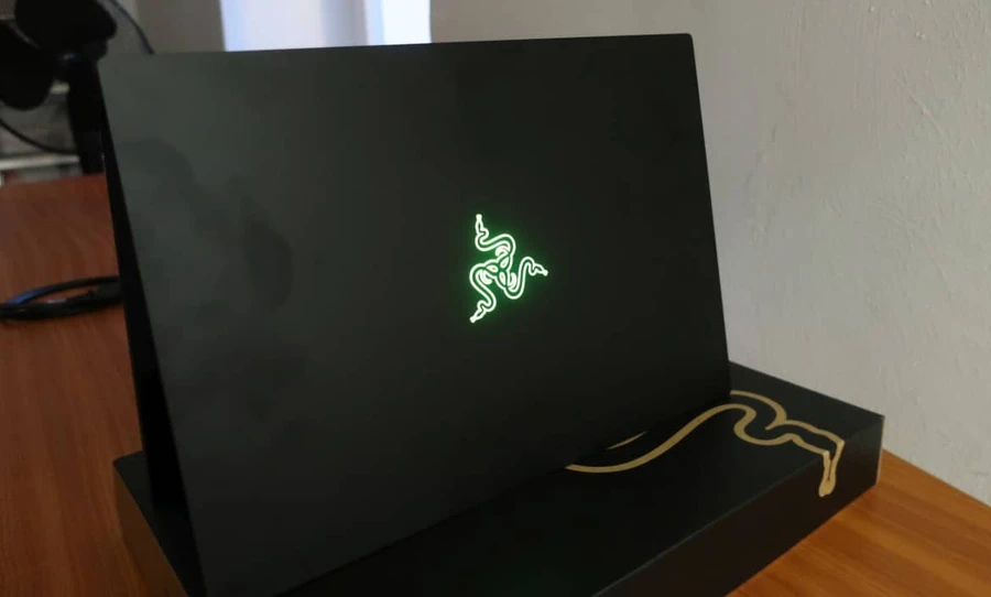 Keyboard và TouchPad của Razer Blade 14