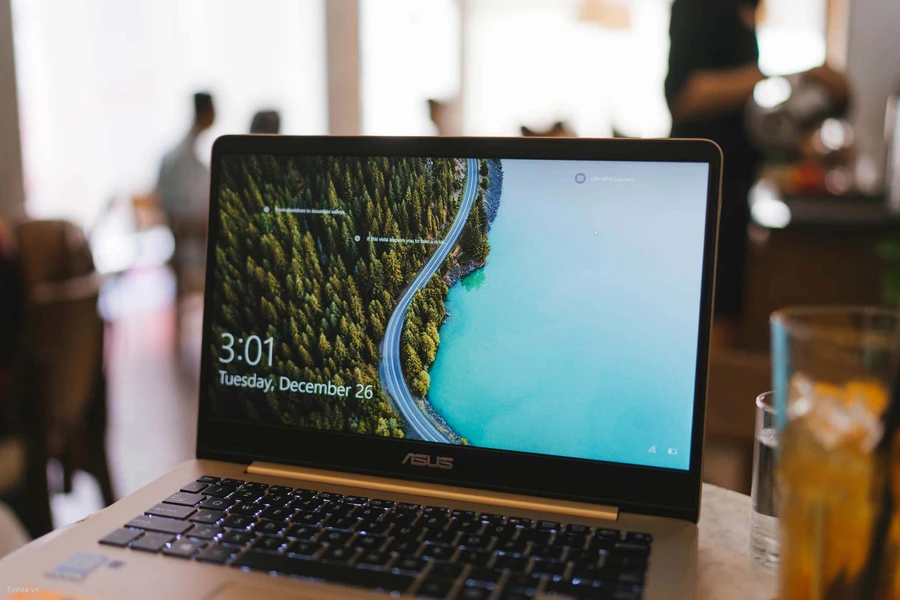 Hiệu năng của ASUS UX430 ổn định