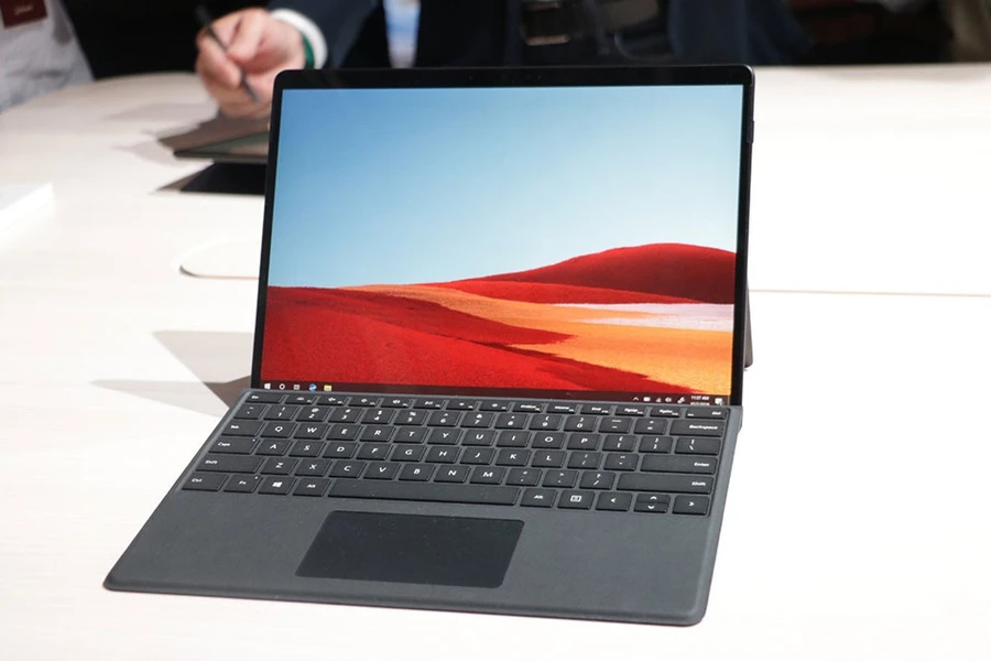 Hình ảnh thực tế của Surface Pro X