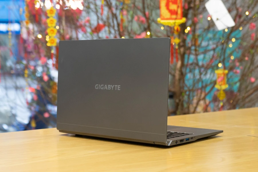 nhung-mau-ultrabook-nhe-nhat-trong-phan-khuc-gia-duoi-25-trieu-8