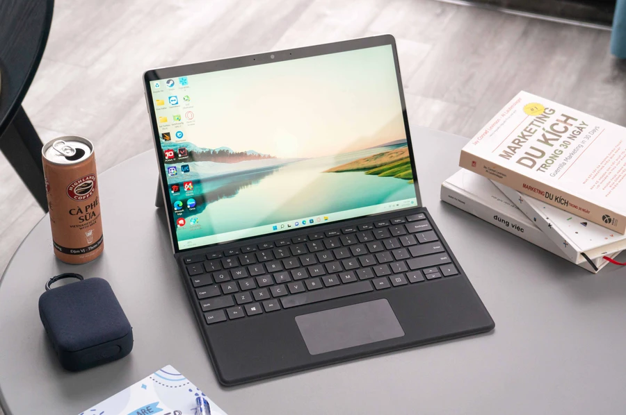 thiet-ke-surface-pro-8