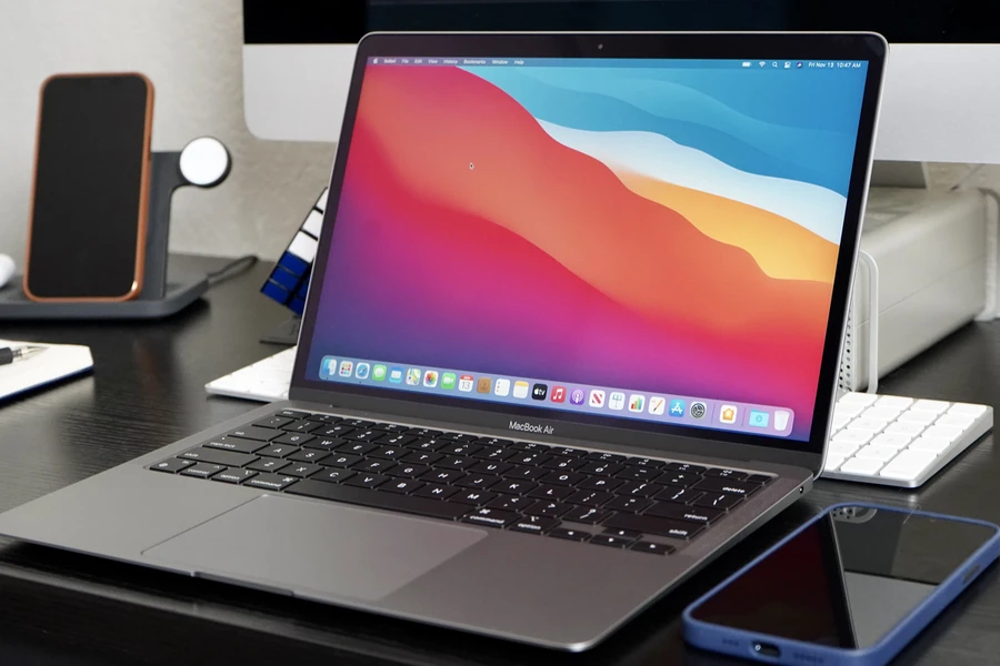 top-ultrabook-chinh-hang-dang-mua-dau-2022