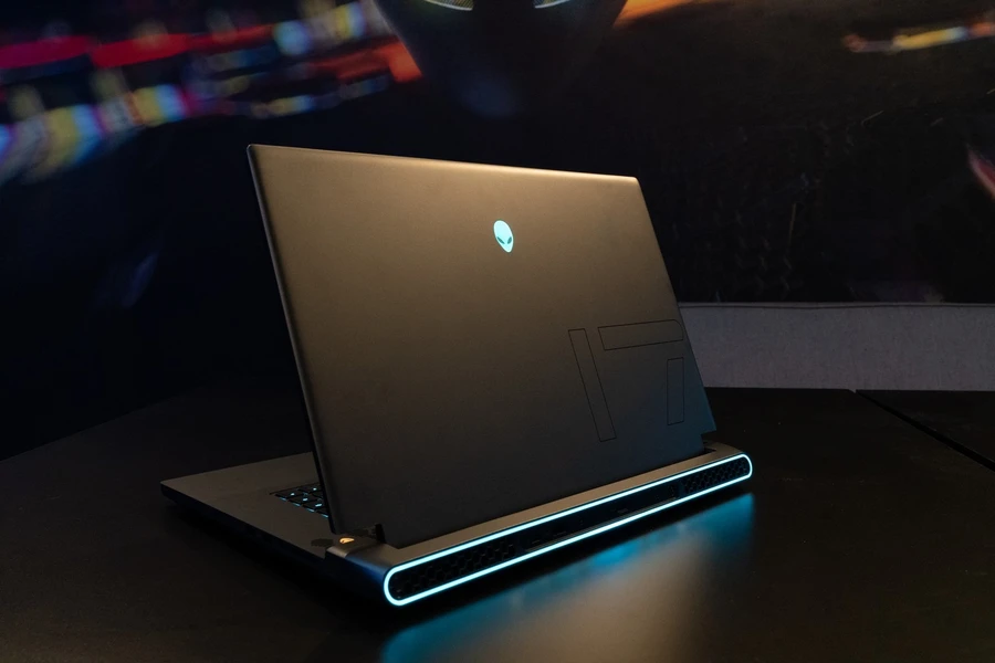 Thiết kế Alienware M17 R5 2022