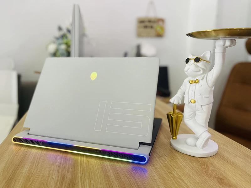 dell-alienware-x15-r1-03