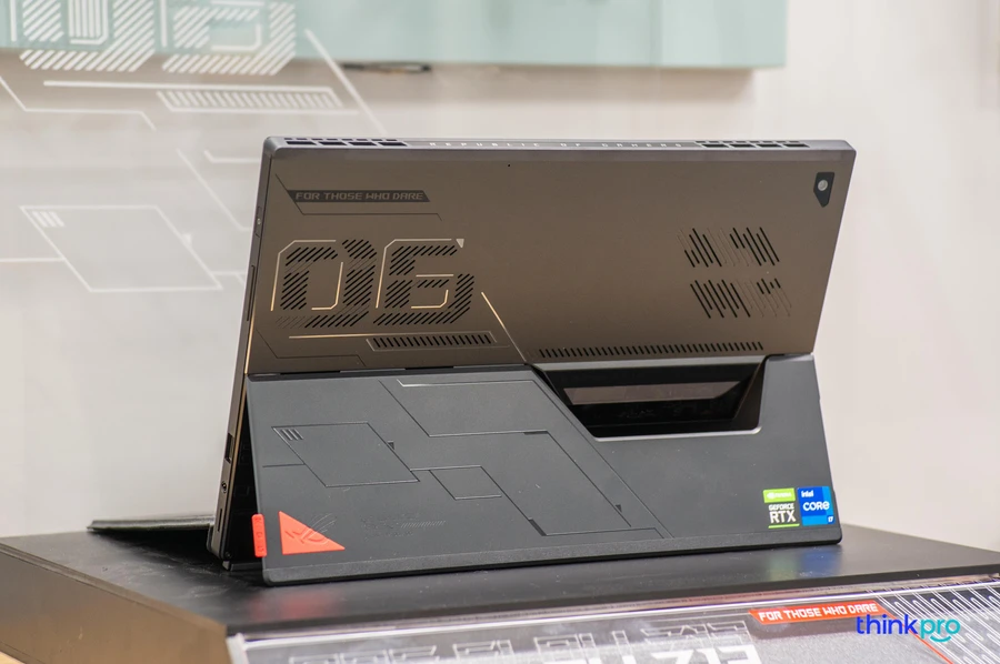 ASUS ROG Flow Z13 đã phải đánh đổi nhiều chất “game” để có được những sự độc đáo về thiết kế, công năng,... 