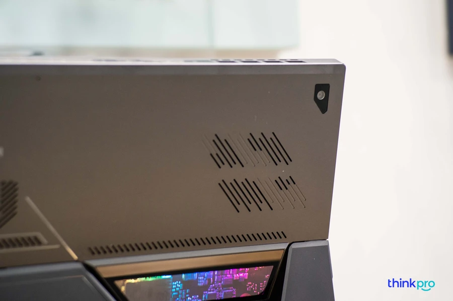 Khe quạt và camera 8MP trên ASUS ROG Flow Z13