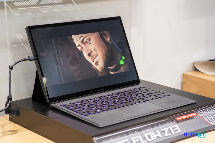 Viền màn hình của ASUS ROG Flow Z13 cũng tương đối mỏng, đặc biệt là viền dưới trông đã thẩm mỹ hơn nhiều so với X13 