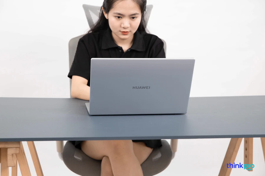 Huawei-MateBook-D15-2021-sau-mot-nam-su-dung 