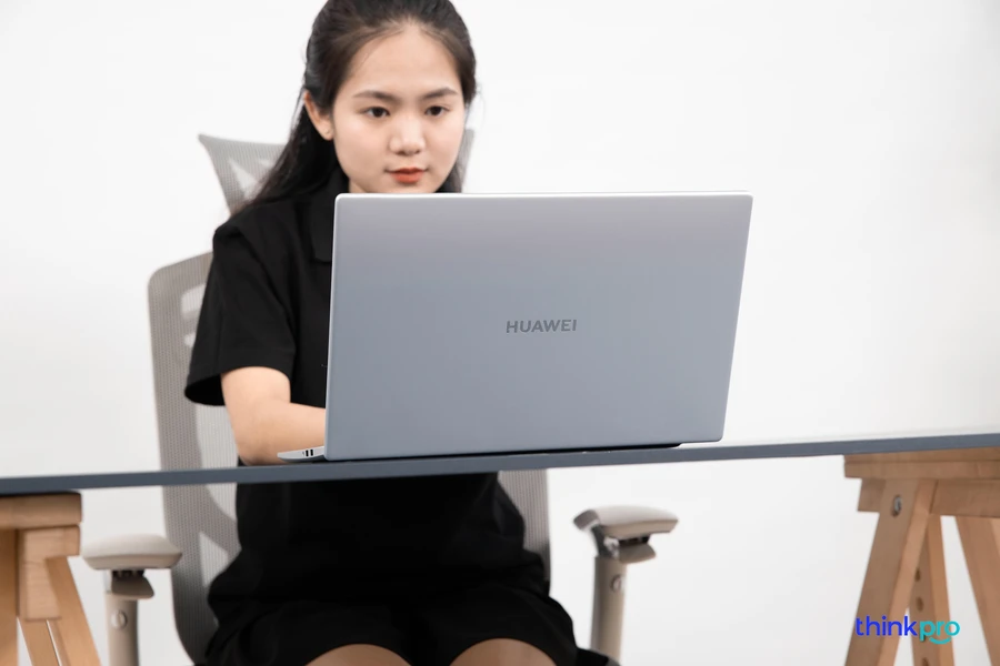 Huawei-MateBook-D15-2021-sau-mot-nam-su-dung 