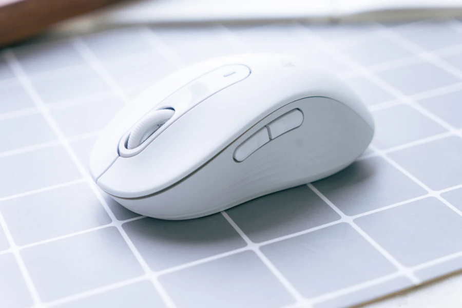 Logitech SIGNATURE M650 có tính năng SmartWheel nổi bật
