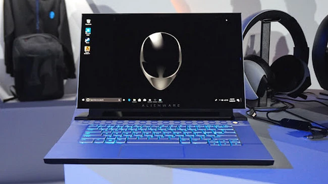 Thiết kế Dell Alienware M15 R2