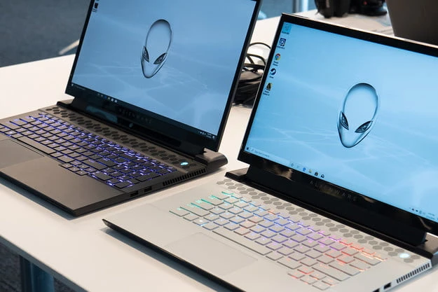 Màn hình Dell Alienware M15 R2